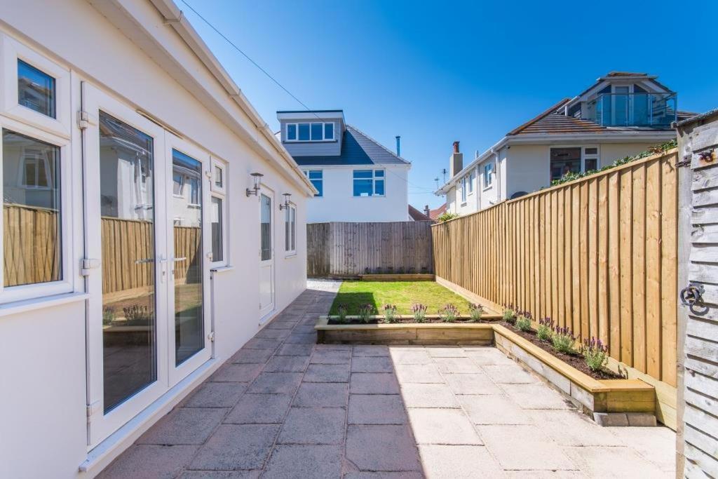 Bournecoast - Clifftop Apartment With Garden -Fm827 Bournemouth Eksteriør billede